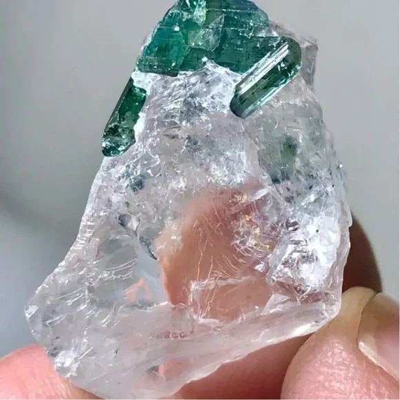 25 Carats Indicolite Tourmaline Crystal Specimen from Afghanistan - Picture 3 of 7
